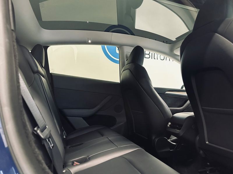 Tesla Model Y bild 10