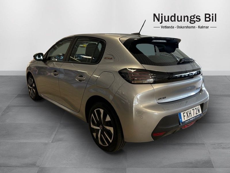 Peugeot 208 bild 2