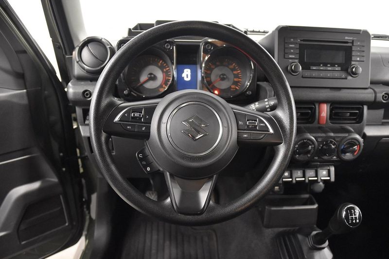 Suzuki Jimny bild 2