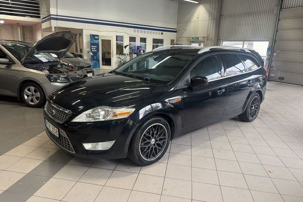 Ford Mondeo Kombi 2.0 TDCi Titanium /AUTOMAT / BES T&M 2027-10-31 - 2010