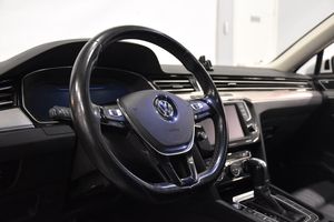 Volkswagen Passat bild 8