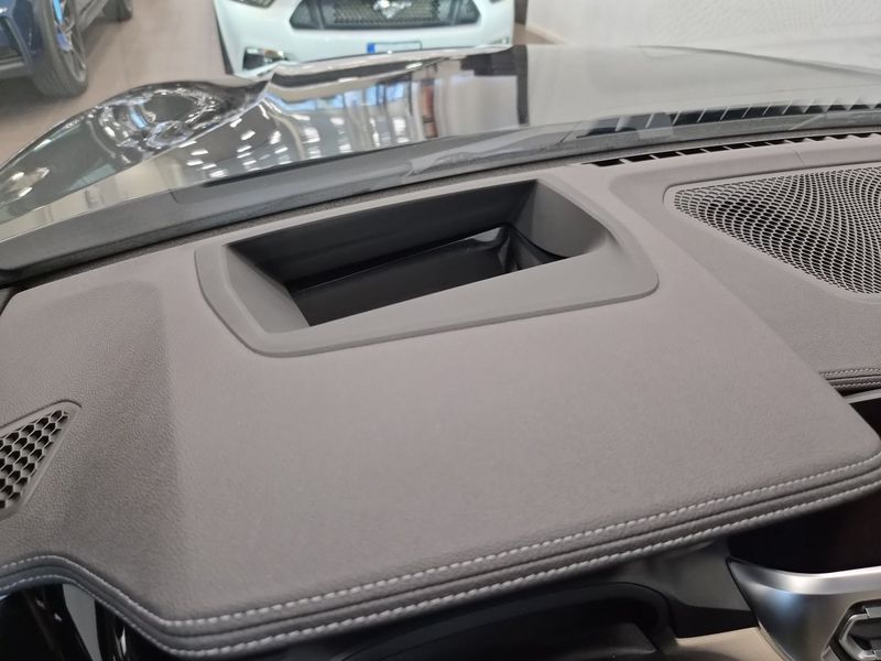 BMW 320 bild 19