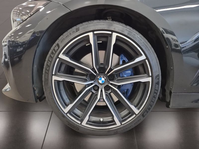 BMW 320 bild 9