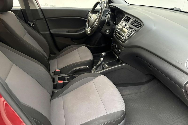 Hyundai i20 bild 7