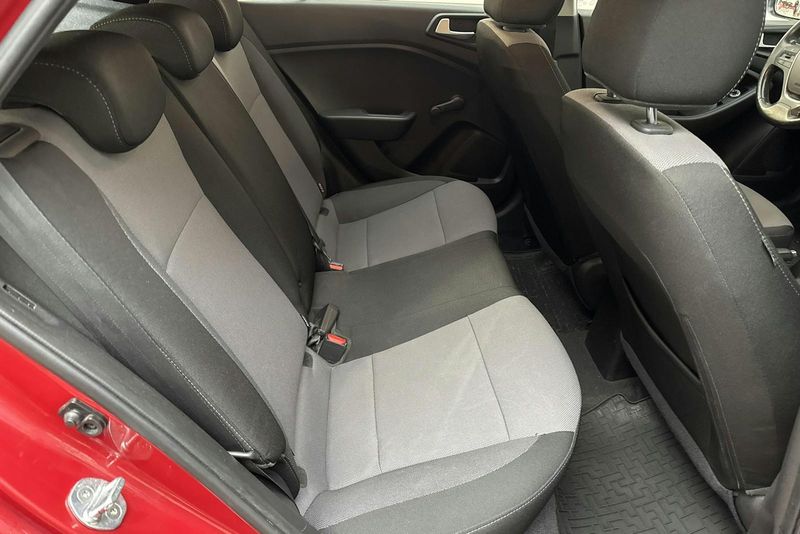Hyundai i20 bild 8