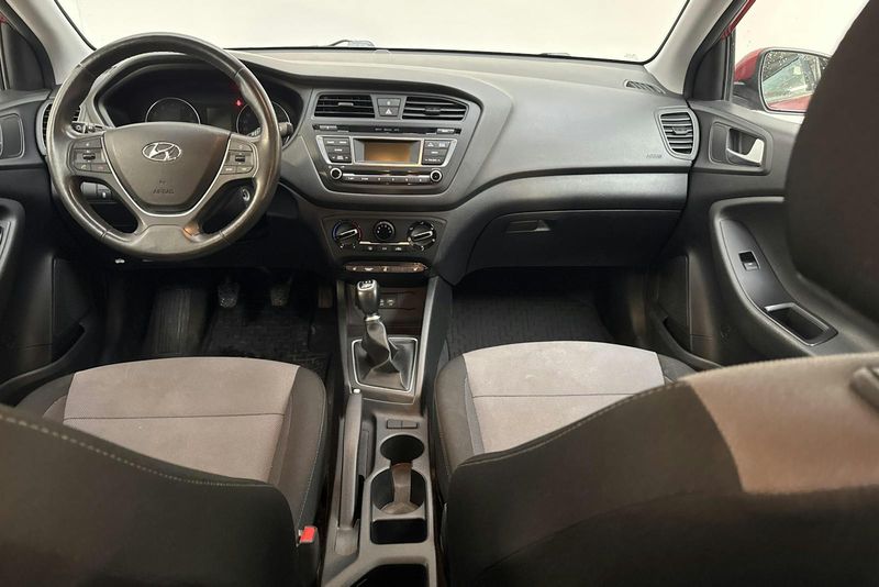 Hyundai i20 bild 6