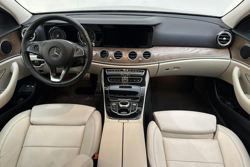Mercedes E220 bild 6