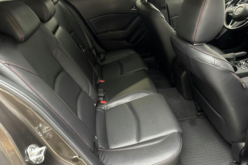 Mazda 3 bild 8
