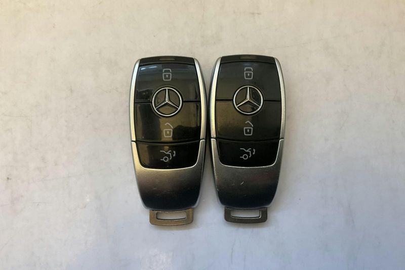Mercedes E300 bild 18