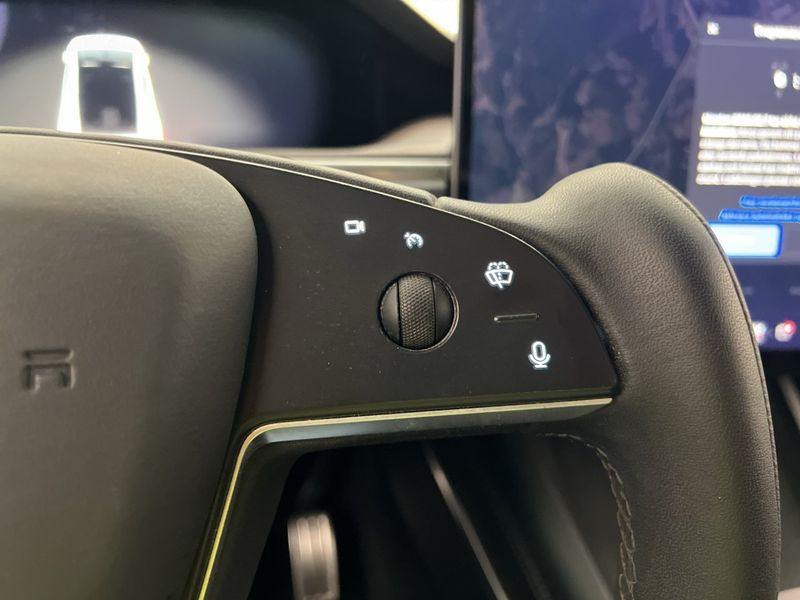 Tesla Model X bild 20