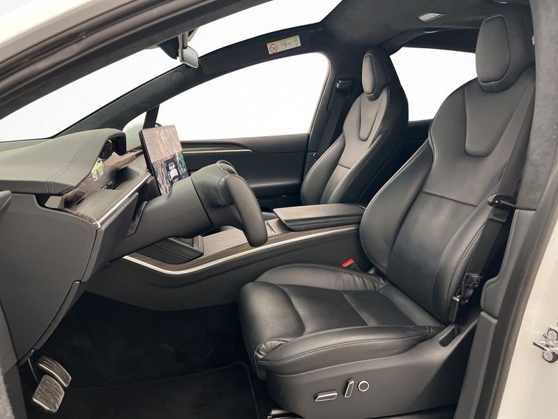 Tesla Model X bild 13