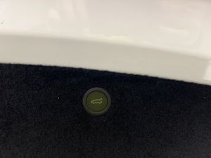 Tesla Model X bild 37
