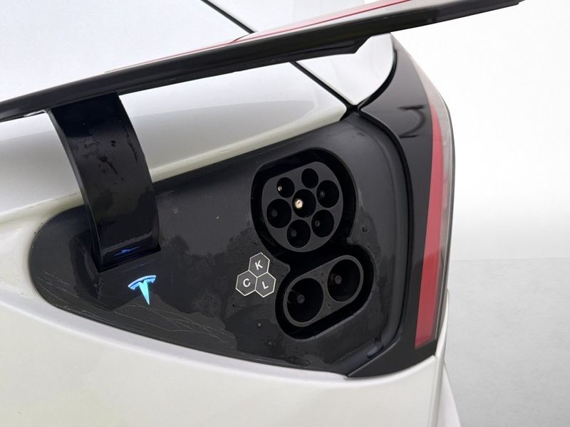 Tesla Model Y bild 37