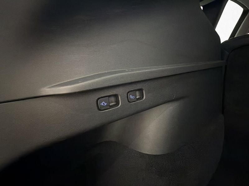 Tesla Model Y bild 34