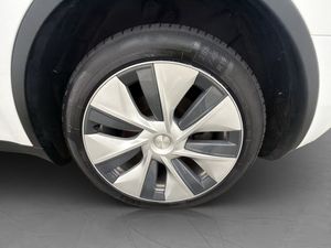 Tesla Model Y bild 31