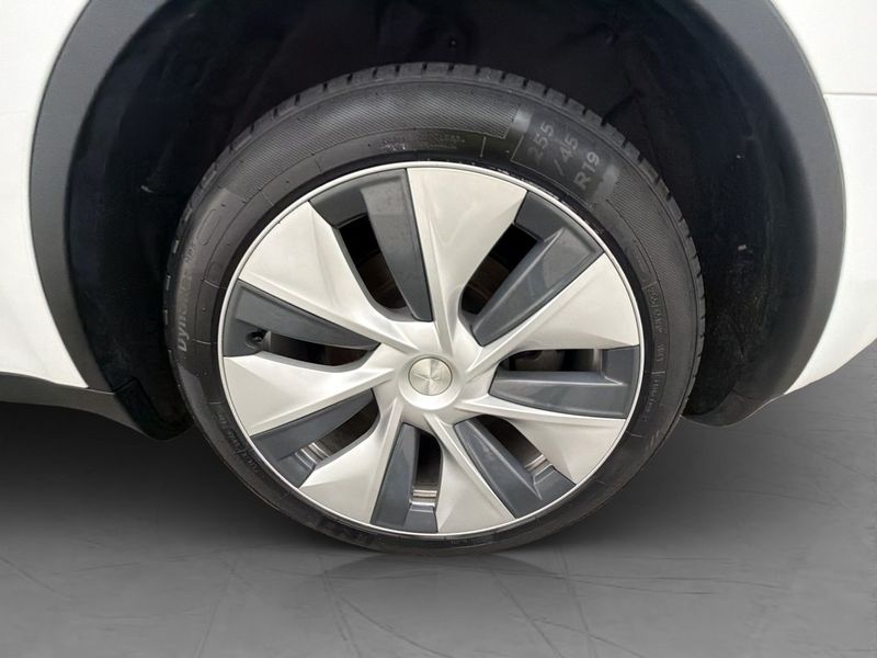Tesla Model Y bild 31