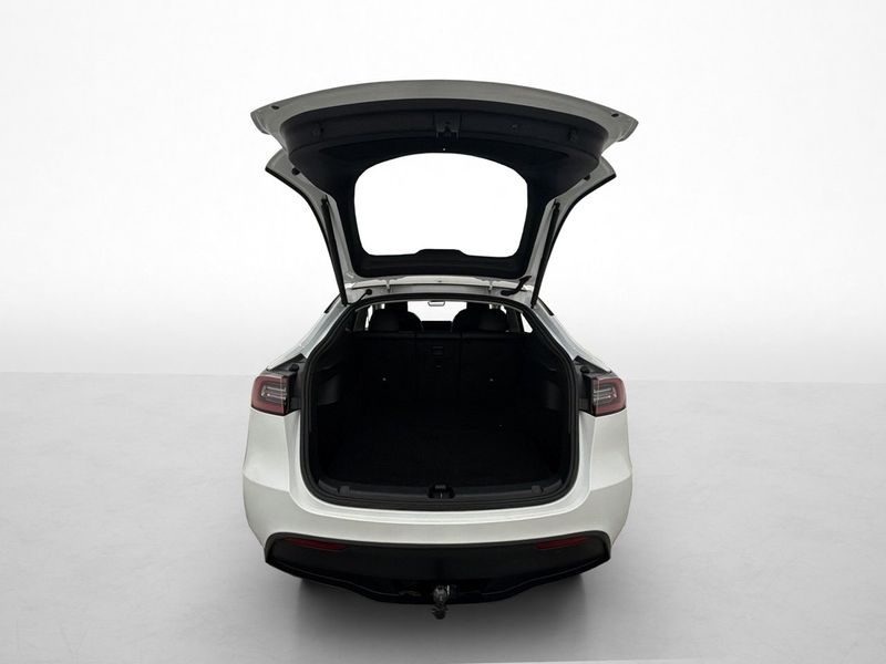 Tesla Model Y bild 11