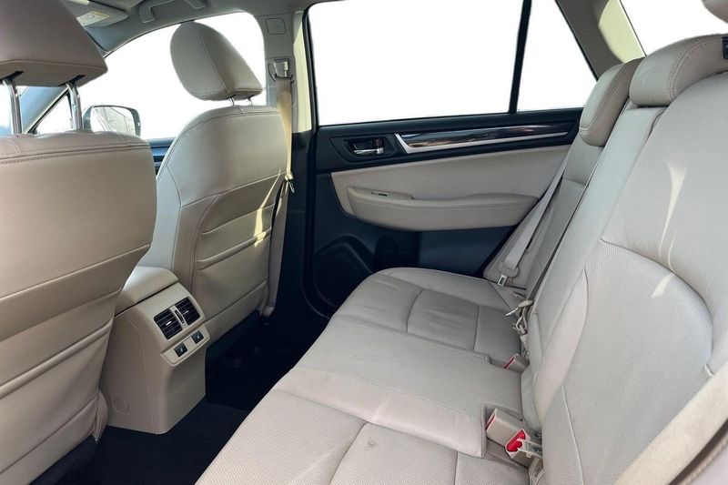 Subaru Outback bild 24
