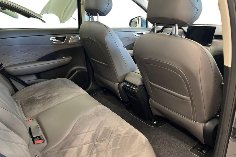 MG S6 EV bild 22