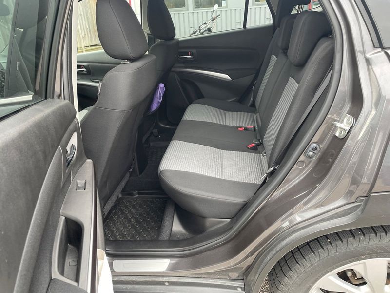 Suzuki S-CROSS bild 8