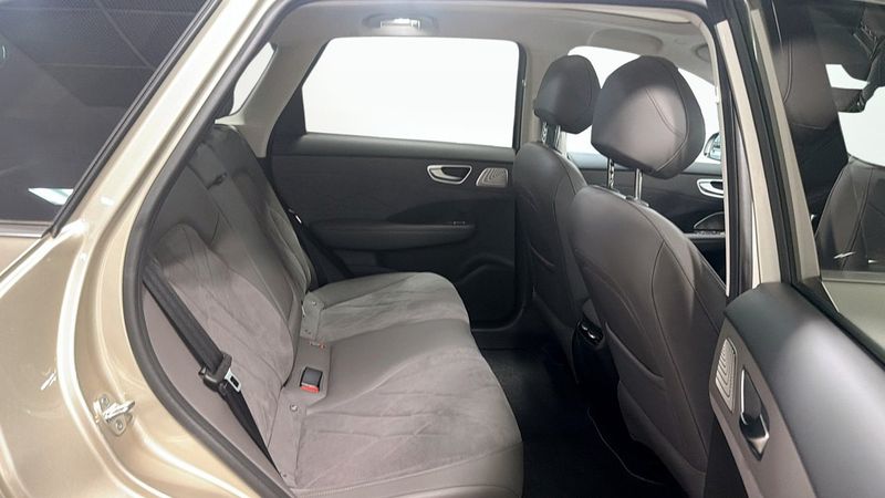 MG S6 EV bild 5