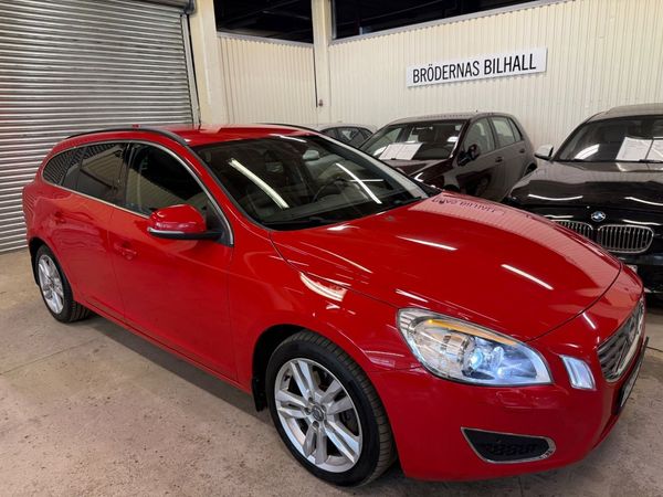 Volvo V60 D4 Momentum Business Edition Pro/ Dragkrok/ Nyservad - 2013