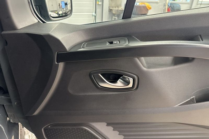 Renault Trafic bild 17