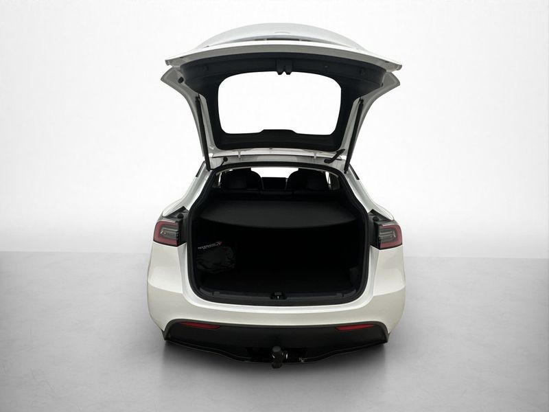 Tesla Model Y bild 28