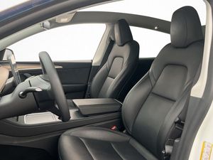 Tesla Model Y bild 11