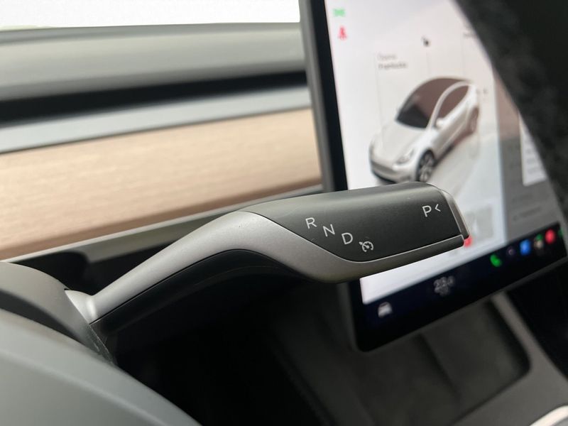 Tesla Model Y bild 16