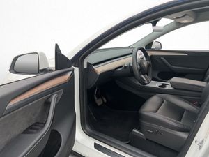 Tesla Model Y bild 10