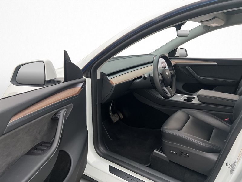 Tesla Model Y bild 10