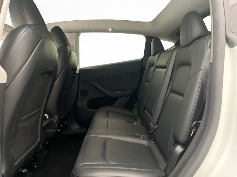 Tesla Model Y bild 27
