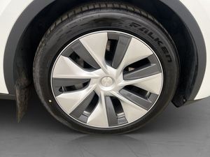 Tesla Model Y bild 32
