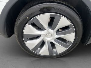 Tesla Model Y bild 31