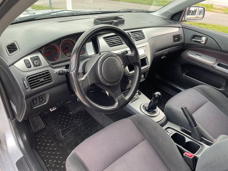 Mitsubishi Lancer bild 11