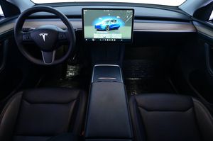 Tesla Model Y bild 6