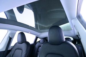 Tesla Model Y bild 24
