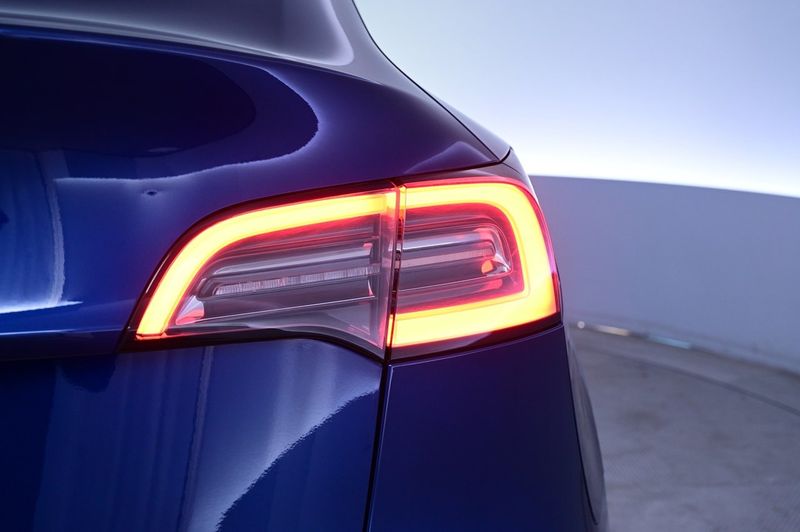 Tesla Model Y bild 26