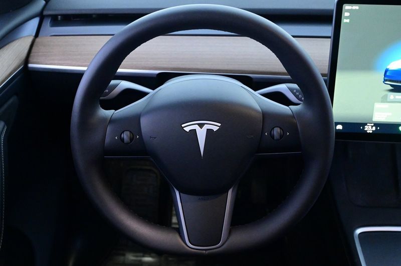 Tesla Model Y bild 7