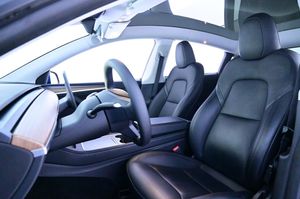 Tesla Model Y bild 9