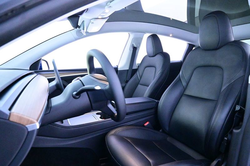 Tesla Model Y bild 9