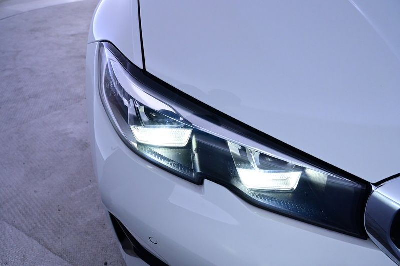 BMW 330 bild 26