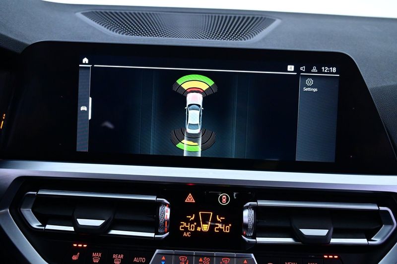 BMW 330 bild 14