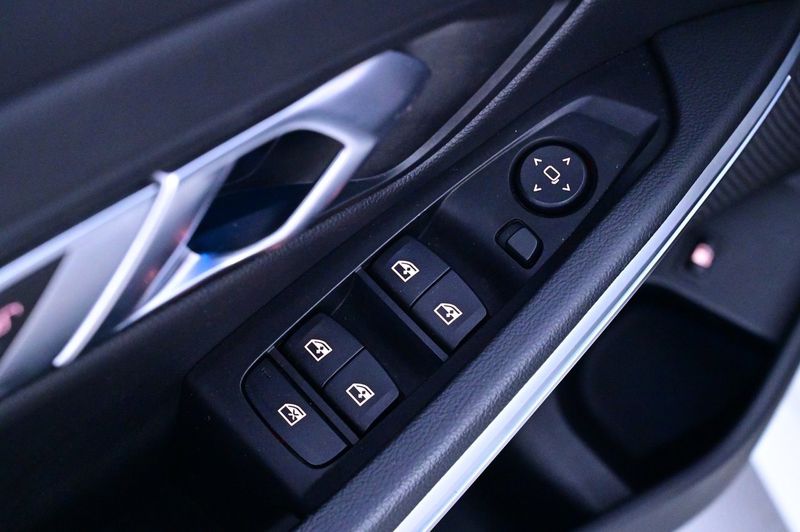 BMW 330 bild 10