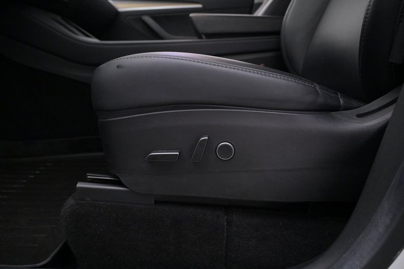 Tesla Model Y bild 11