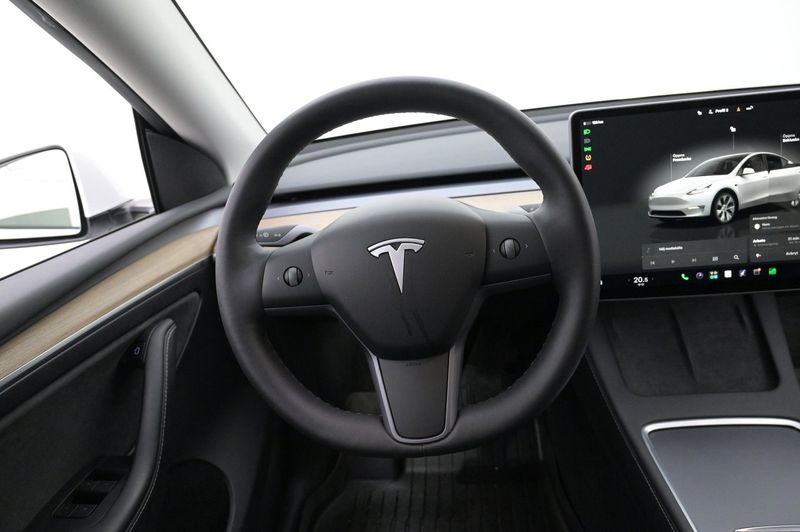 Tesla Model Y bild 7