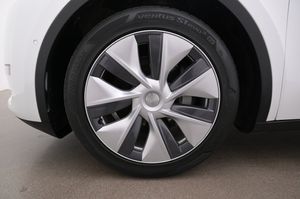 Tesla Model Y bild 27