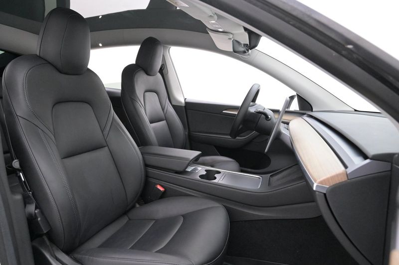 Tesla Model Y bild 12