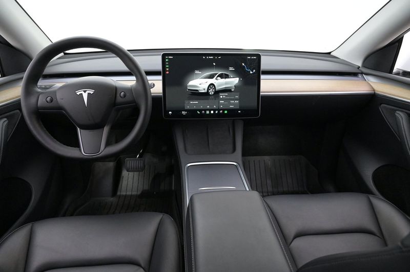 Tesla Model Y bild 6